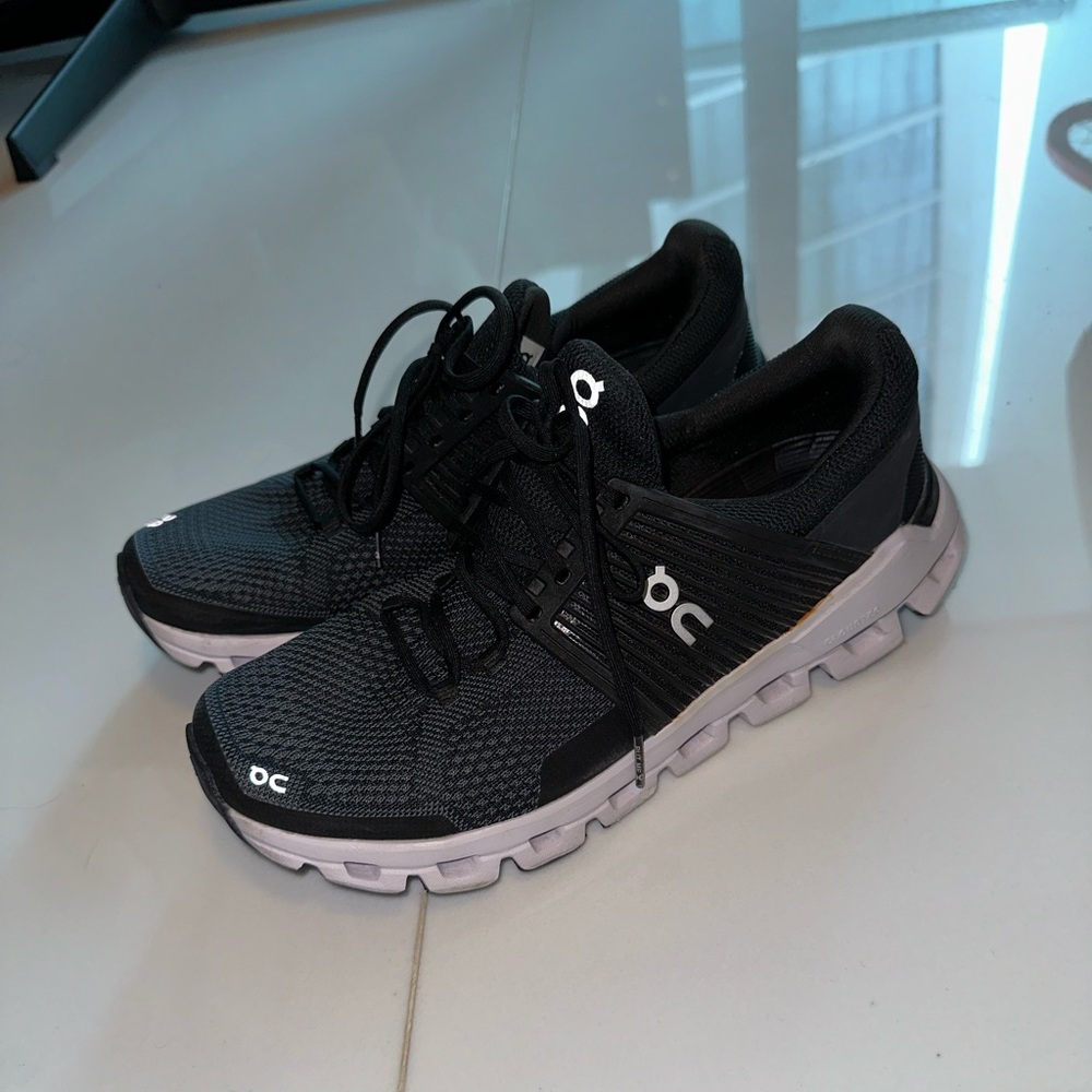 SOLD On running cloudswift shoes women’s size 9 black